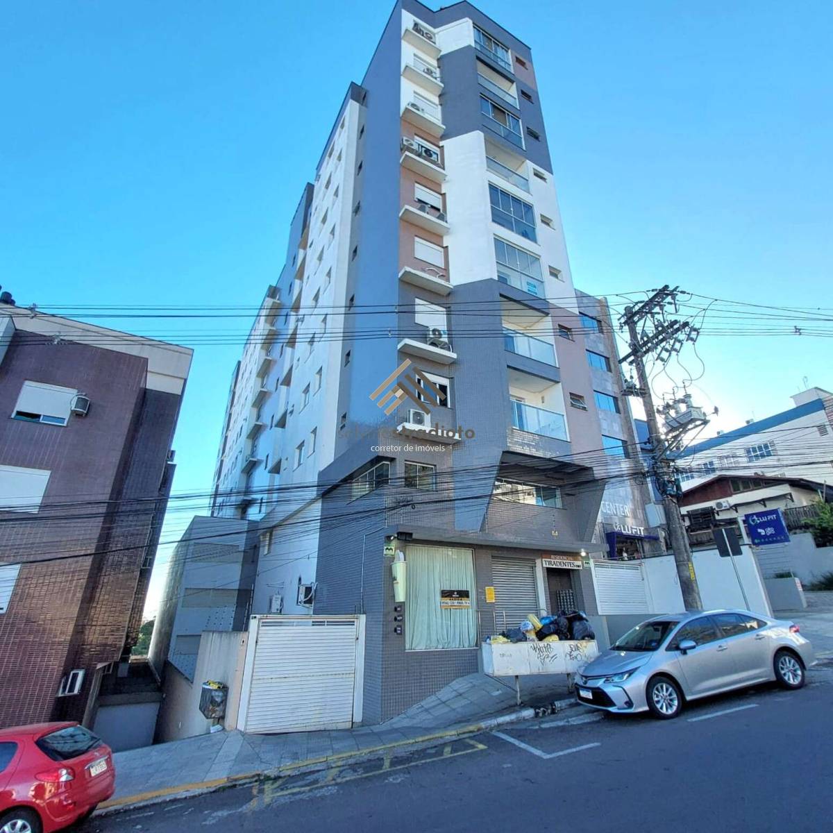 Apartamento à venda, no Residencial Tiradentes em Santa Maria, Centro, com 1 quarto, 35,01m²