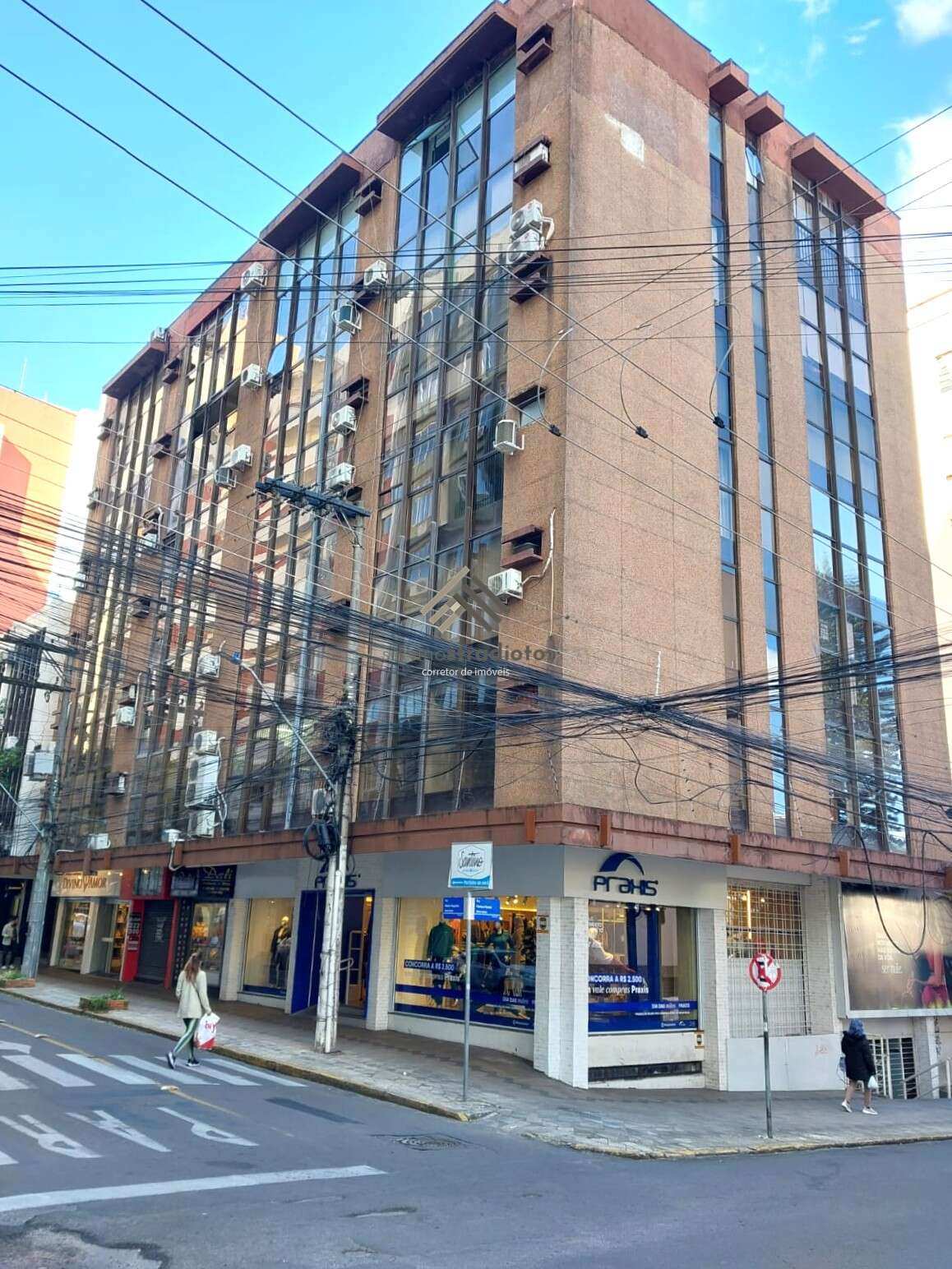 Sala comercial à venda, no Ed. Ouro Preto em Santa Maria, Centro, 37,13m²